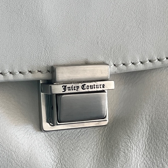 Vintage Juicy Couture Large Barrel Bag
Rare-HTF-Leather - Picture 5 of 17